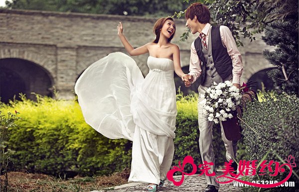 单眼皮新娘拍出大眼婚纱照的方法