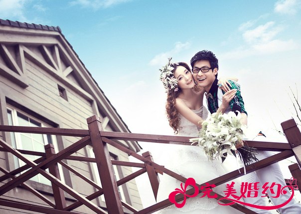 拍外景婚纱照怎样保持妆容不花