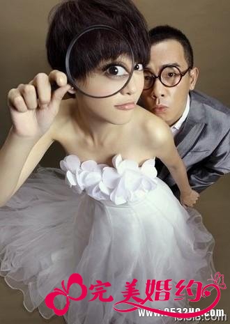  搞怪类80后个性婚纱照