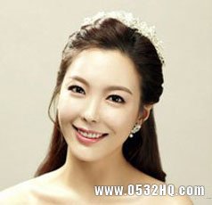 韩式婚纱照新娘发型 增添女人知性气息