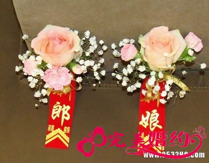 婚礼胸花如何选择？佩戴胸花有何讲究？