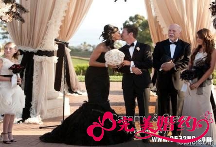 如何应对婚礼上遇到的突发状况？