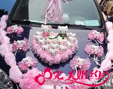 婚车装饰图片欣赏二：绽放鲜花造型