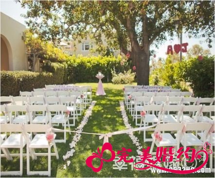 粉红色系户外婚礼布置 讴歌珍贵爱情