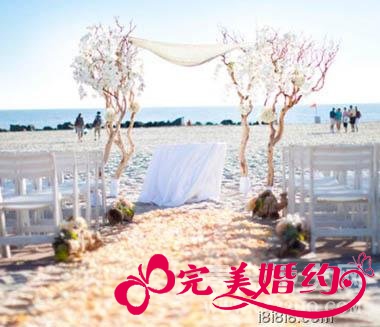 欧式海滩婚礼拱门布置