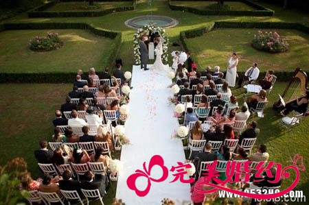 清新浪漫的草坪婚礼策划方案