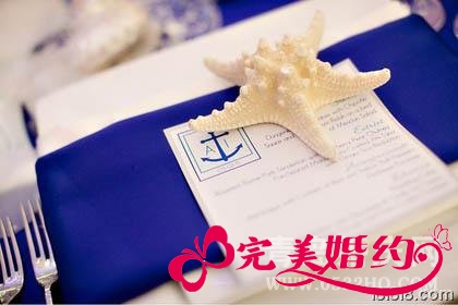 2012婚礼现场创意：宾客桌布置