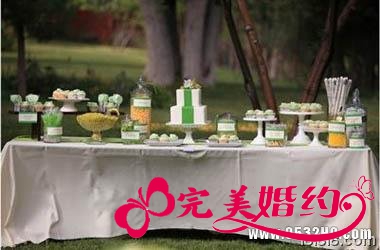清丽的户外婚宴现场布置3