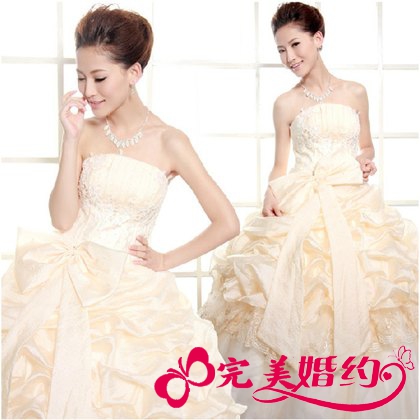 不同设计的春夏清新婚纱礼服推荐