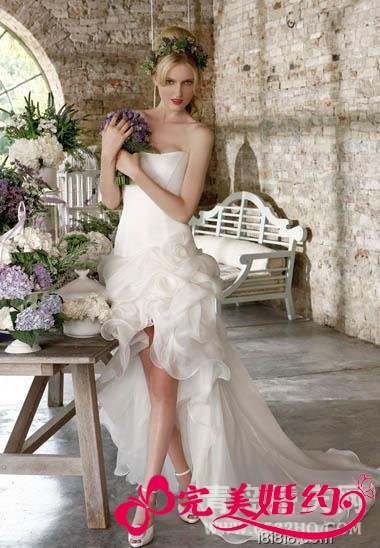 荷叶边短款唯美婚纱