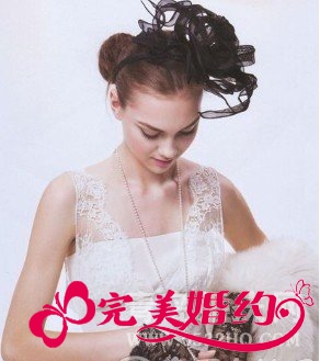 冬季流行的新娘浪漫婚纱