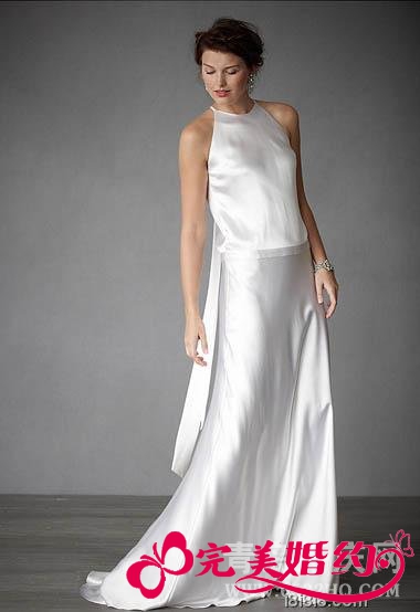 银白色吊带唯美礼服