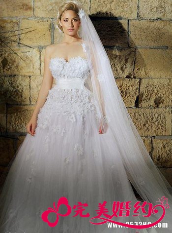 唯美轻熟女婚纱 让大女人变得小鸟依人