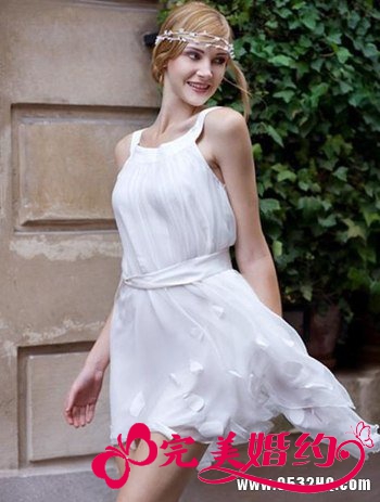 夏季飘逸婚纱 清新简约打造性感新娘
