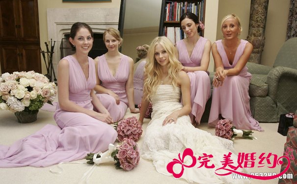 伴娘团如何装扮