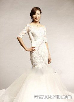 深白婚纱礼服 让你成为冬季最美丽的天使