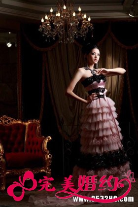 奢华高贵红色婚纱 让新娘感受浓浓幸福