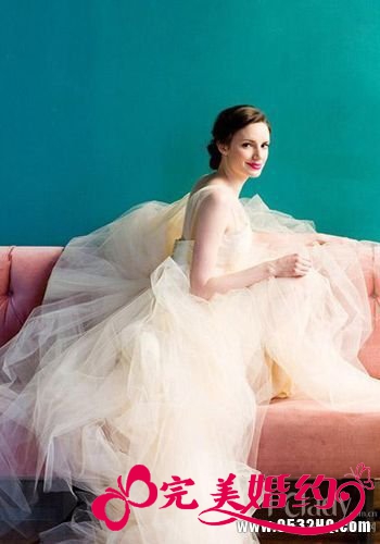 唯美新娘彩色纱裙 给人柔美和浪漫之感