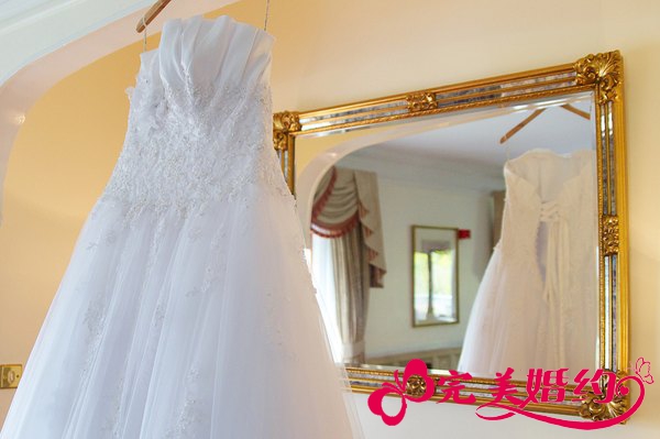 买一套婚纱多少钱？一套婚纱价格几何