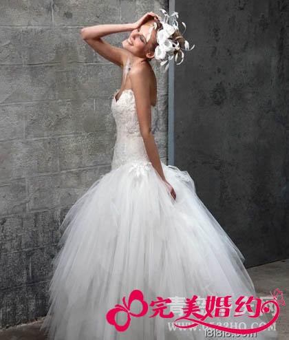 Rosi Strella时尚婚纱2012新款1