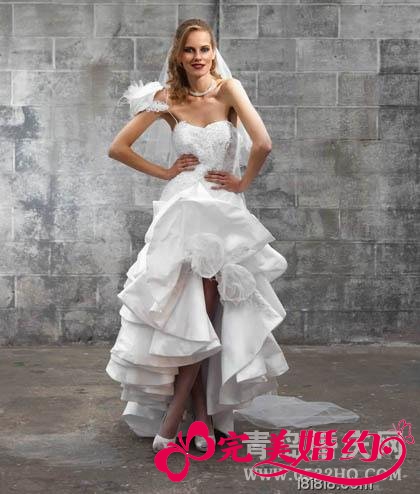 Rosi Strella时尚婚纱2012新款2