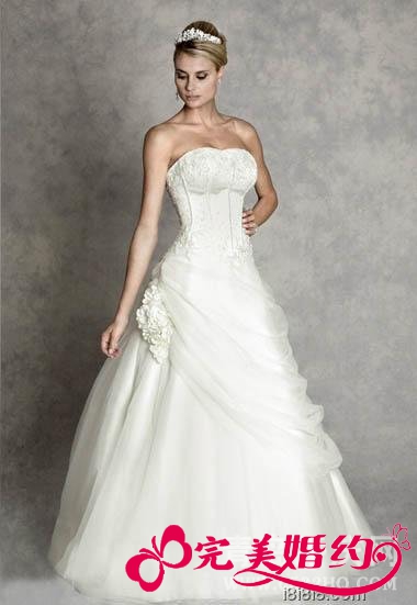 Amanda Wyatt时尚婚纱
2