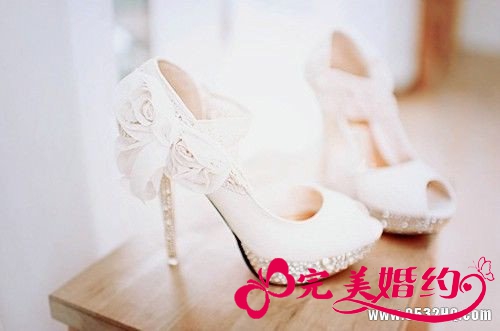 浪漫唯美时尚婚鞋 打造精致无暇美新娘