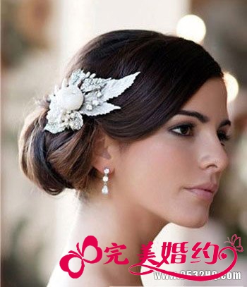 Glitzy Secrets新娘头饰 展露新娘最美时刻