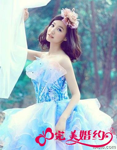 国字脸女生适合的新娘发型4
