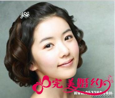 短卷发造型2:螺旋卷