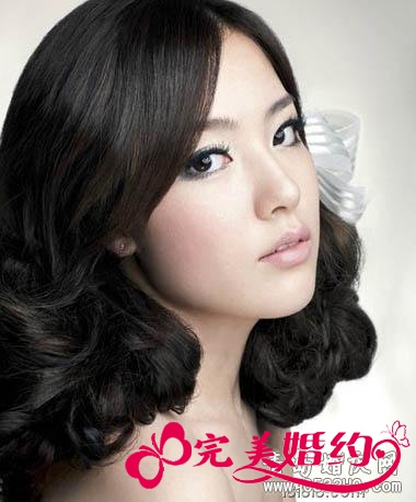 中长发适合的韩式新娘发型