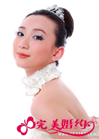 经典百搭伴娘发型 甘当婚礼最美绿叶