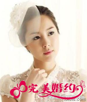 时尚新娘发型：经典韩式盘发