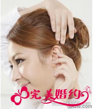 花苞头的扎法图解STEP3：