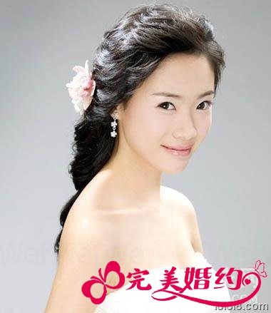 中长发怎么扎好看之卷发披肩