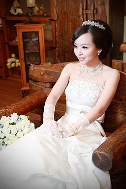 婚礼瞩目的焦点：结婚当日新娘化妆造型(图)