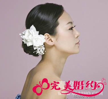 婉约端庄 最新的中式新娘发型推荐