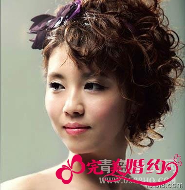 额头高适合的韩式新娘发型2