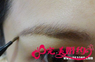 打造桃红冬季新娘妆step3