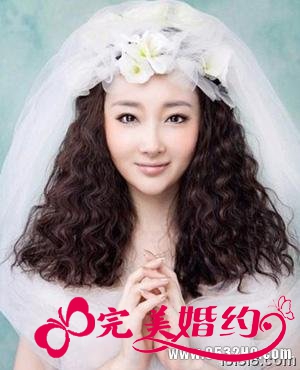 时尚新娘发型1：蛋卷披发