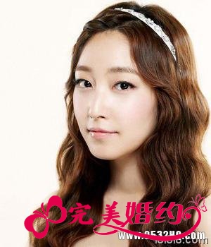 新娘发型设计2：中分大卷披发