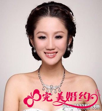 结婚新娘盘头:低盘发