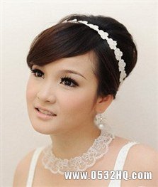 有刘海的新娘发型2：酒红斜刘海