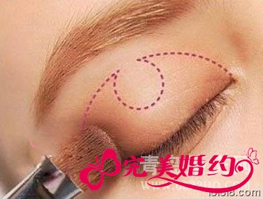 怎么化大眼妆：眼影画法
