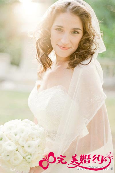 高贵优雅 六款佩戴头纱的新娘发型