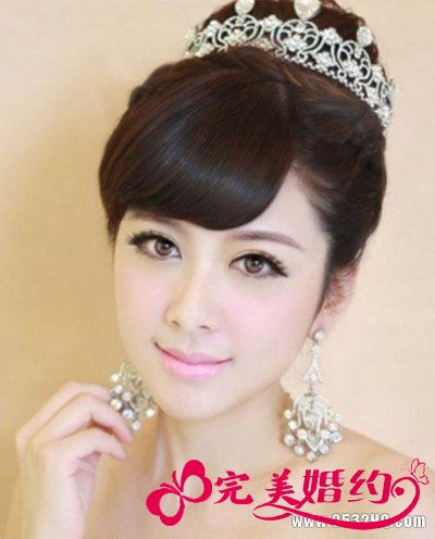 甜美可人的新娘装扮 让女生变身小仙女