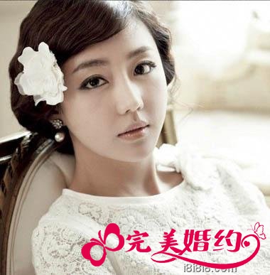 适合80-82年的最新韩式新娘发型1