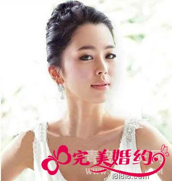 简致的韩式新娘发型扎法