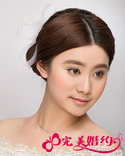 小女人跟妆造型 展现柔美之姿