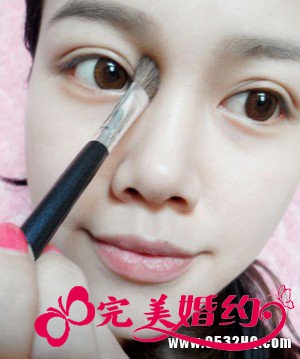 非主流大眼妆的画法